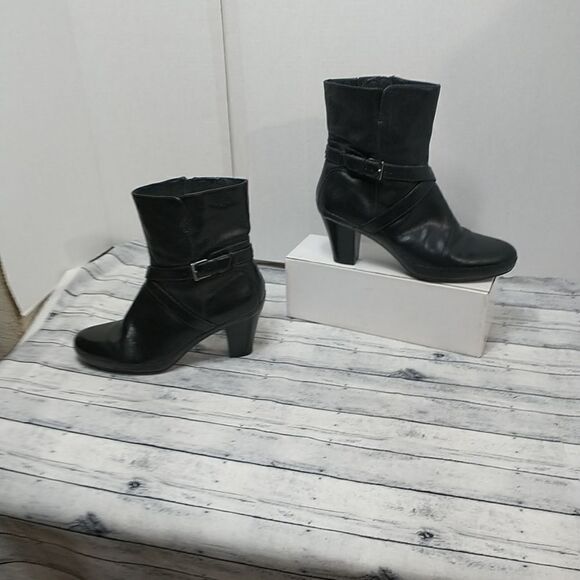 Clarks Woman's SZ 10M Biker Black Leather Zip Up Buckle Block Heel AnkleBoot - Picture 2 of 10